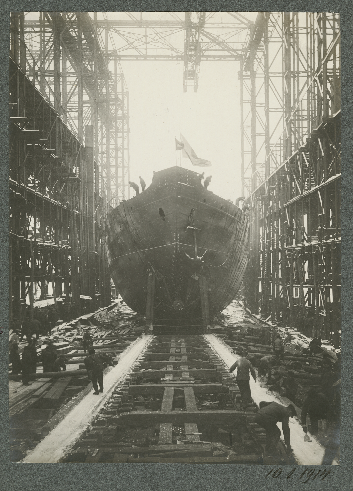 Jäämurdja vettelaskmine Vulcan Werke laevatehases, jaanuar 1914.